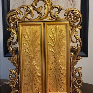 VINTAGE SARAH COVENTRY JEWELRY BOX WALL CABINET